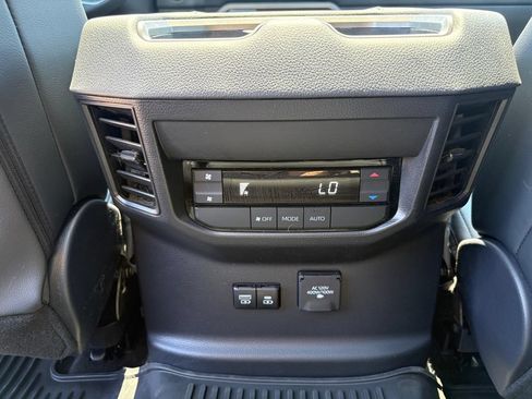 Used 2026 Toyota Sequoia Limited w/ Tow Technology Package AWD/4WD image 20