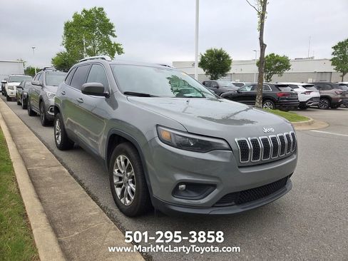 Used 2020 Jeep Cherokee Latitude Plus FWD image 3