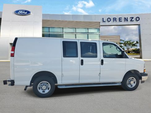 Used 2024 Chevrolet Express 2500 w/ Driver Convenience Package image 4