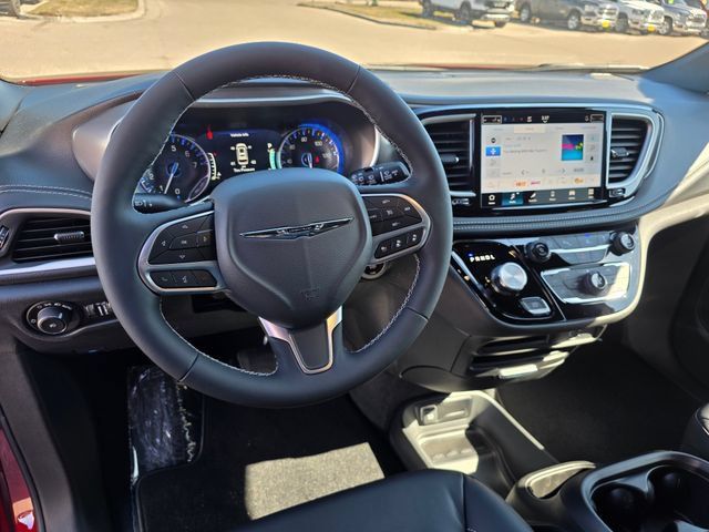 New 2026 Chrysler Pacifica Select AWD/4WD image 19
