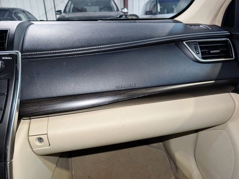 Used 2015 Toyota Camry LE FWD image 33