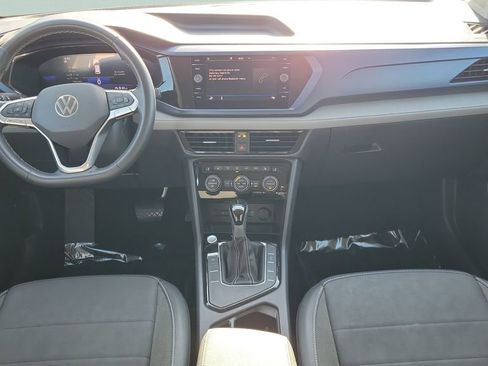 Used 2024 Volkswagen Taos SE FWD image 11