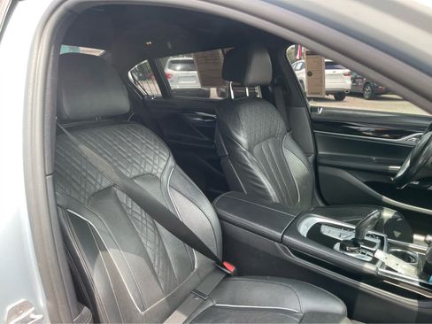 Used 2018 BMW 740i w/ M Sport Package RWD image 26