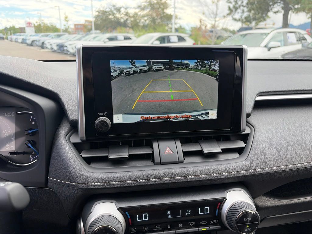 Used 2025 Toyota RAV4 LE AWD/4WD image 30