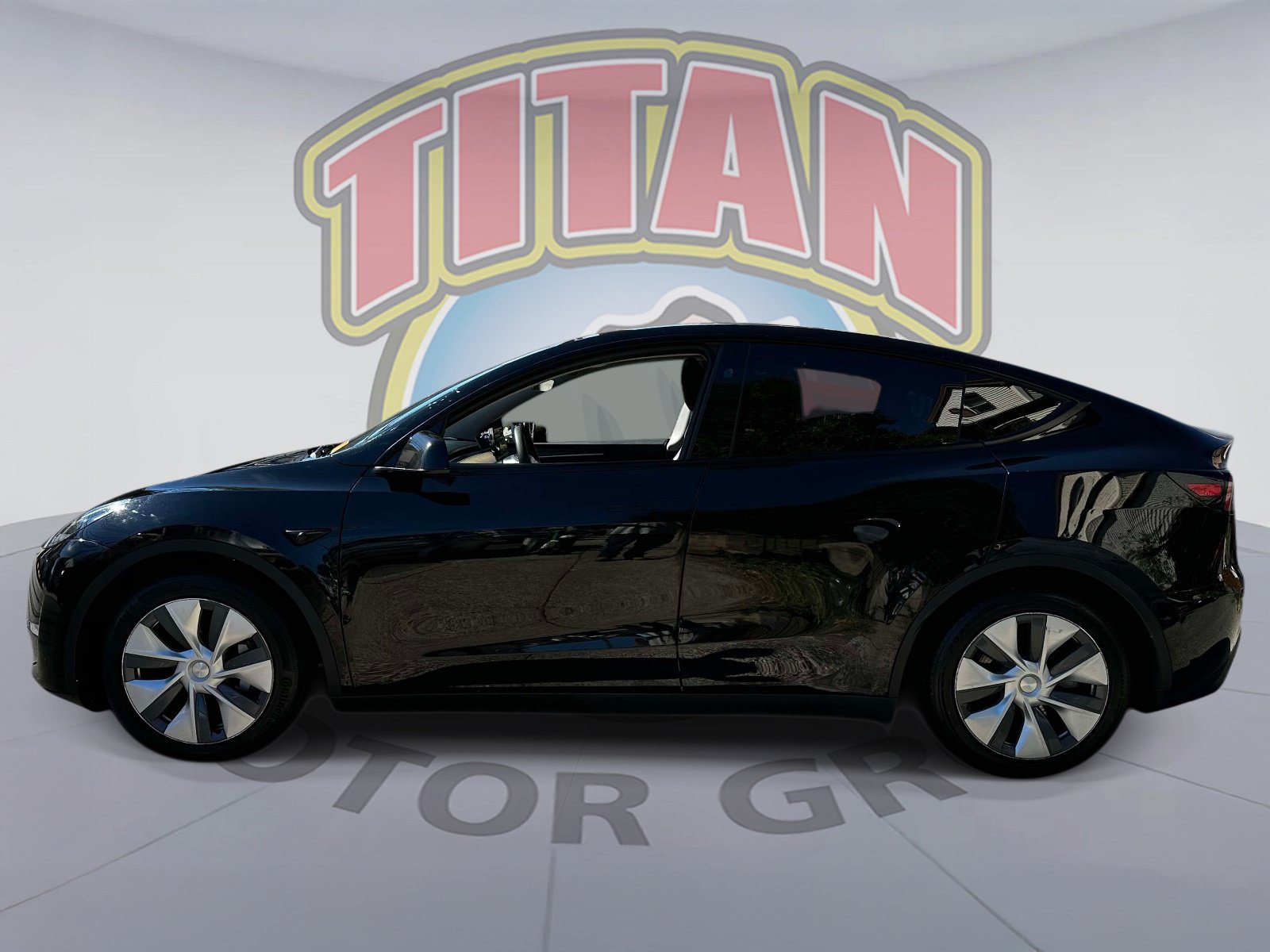 Used 2023 Tesla Model Y Long Range AWD/4WD image 2