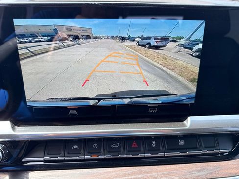 Used 2025 GMC Sierra 1500 SLT AWD/4WD image 25