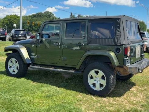 Used 2009 Jeep Wrangler Unlimited Sahara AWD/4WD image 4