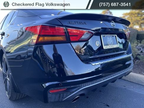 Used 2022 Nissan Altima 2.5 SR w/ Midnight Edition Package image 10
