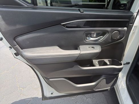 Used 2024 Honda Pilot Elite image 8
