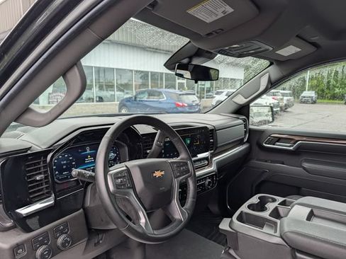Used 2023 Chevrolet Silverado 1500 LT AWD/4WD image 13