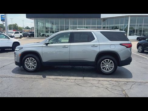 Used 2023 Chevrolet Traverse LT FWD image 5