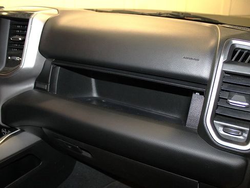 Used 2019 RAM 1500 Big Horn image 30