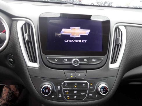 Used 2024 Chevrolet Malibu LT image 12