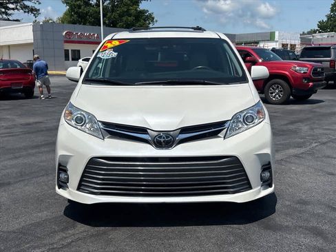 Used 2020 Toyota Sienna XLE w/ XLE Navigation Package FWD image 24