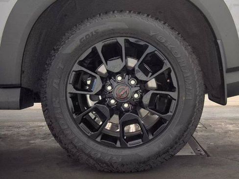 Certified 2025 Nissan Armada PRO-4X AWD/4WD image 22