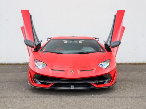 Used 2019 Lamborghini Aventador SVJ AWD/4WD image 21