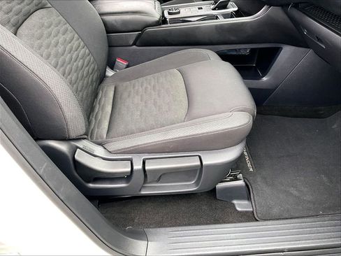 Used 2025 Nissan Pathfinder SV image 37