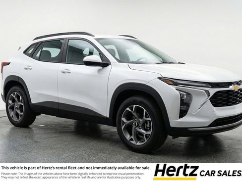 Used 2025 Chevrolet Trax LT w/ LT Convenience Package FWD image 1
