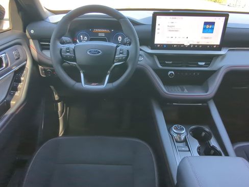 Certified 2025 Ford Explorer ST image 14