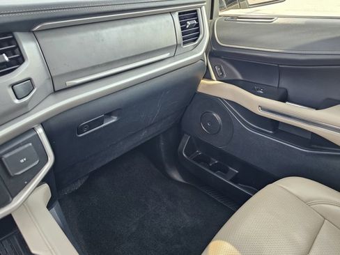 Used 2022 Ford Expedition Max XLT RWD image 28