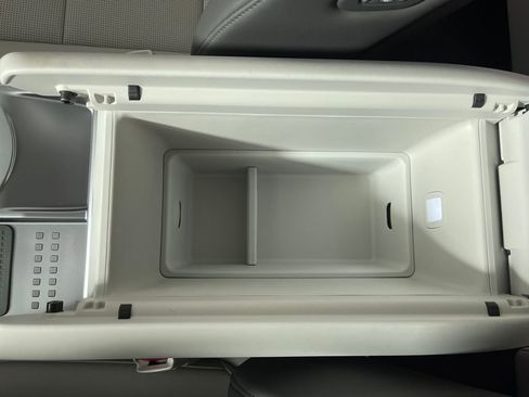 New 2026 Hyundai Ioniq 9 Limited image 25