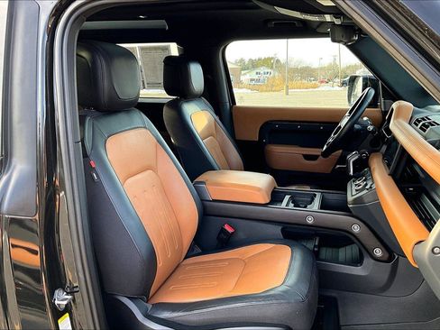 Used 2021 Land Rover Defender 90 X image 5