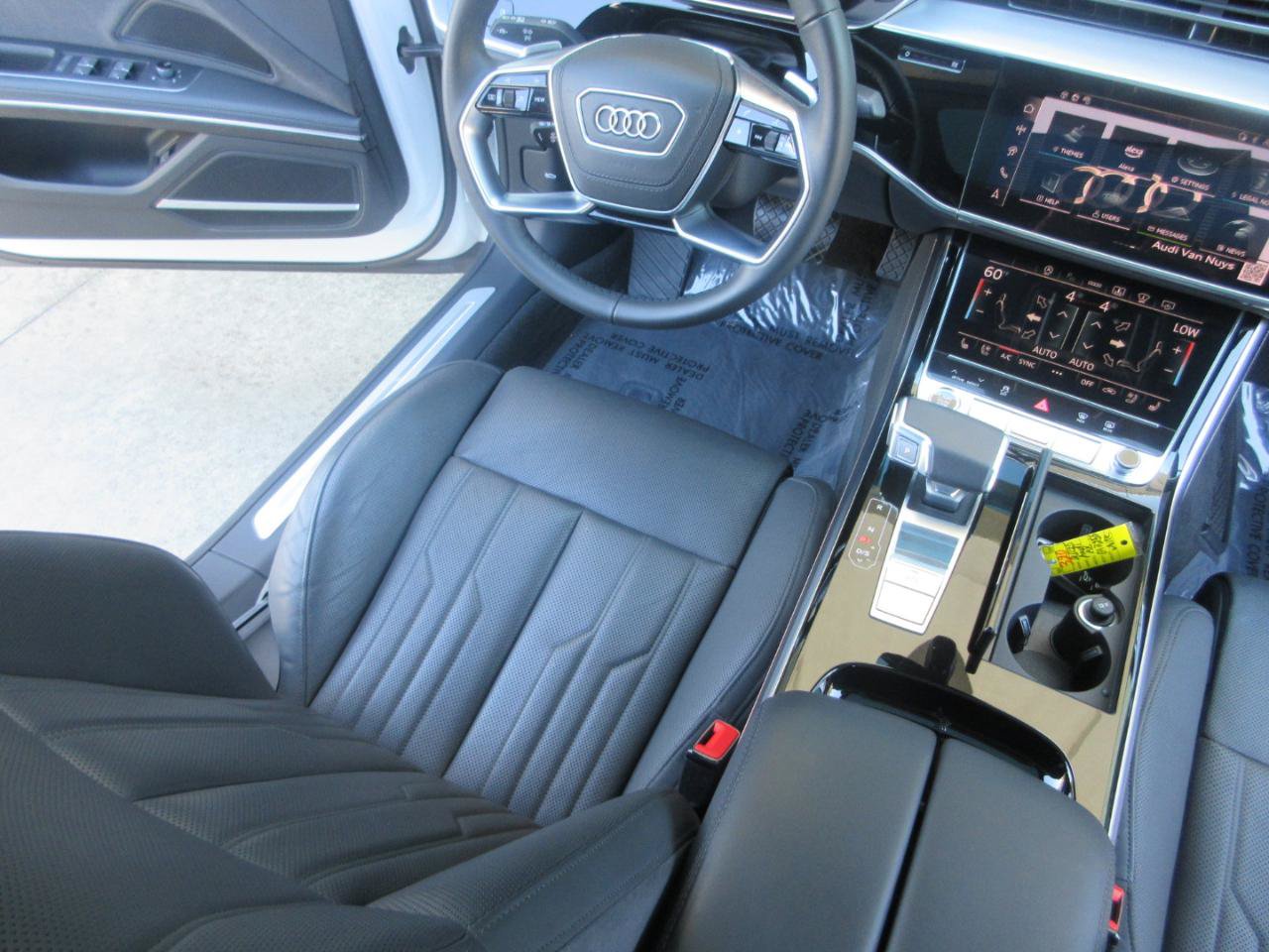 Used 2025 Audi A8 L 3.0T w/ EXECUTIVE PACKAGE w/ Executive Package AWD/4WD image 16