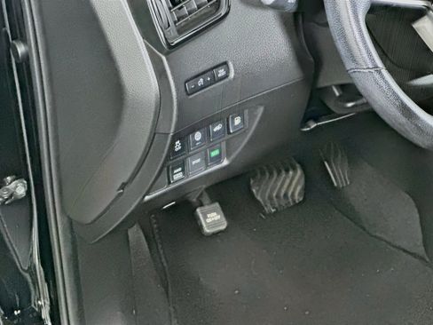 Used 2019 Nissan Rogue SV AWD/4WD image 17