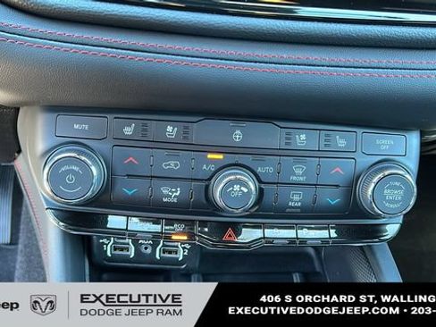 Used 2025 Dodge Durango R/T AWD/4WD image 19