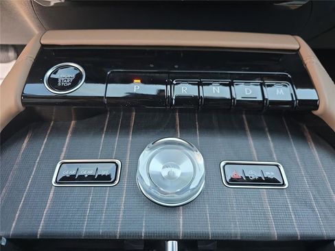 New 2026 Lincoln Navigator L Black Label AWD/4WD image 19