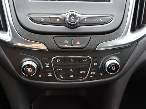 Used 2024 Chevrolet Equinox LT w/ LPO, Floor Liner Package FWD image 27