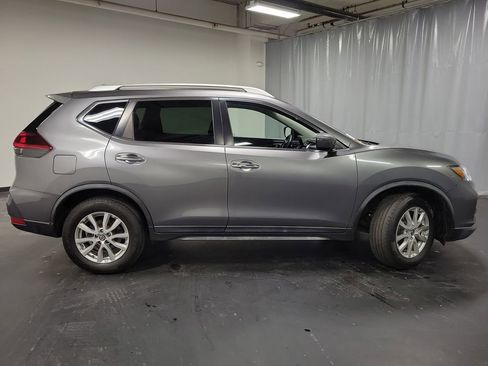 Used 2020 Nissan Rogue SV image 10