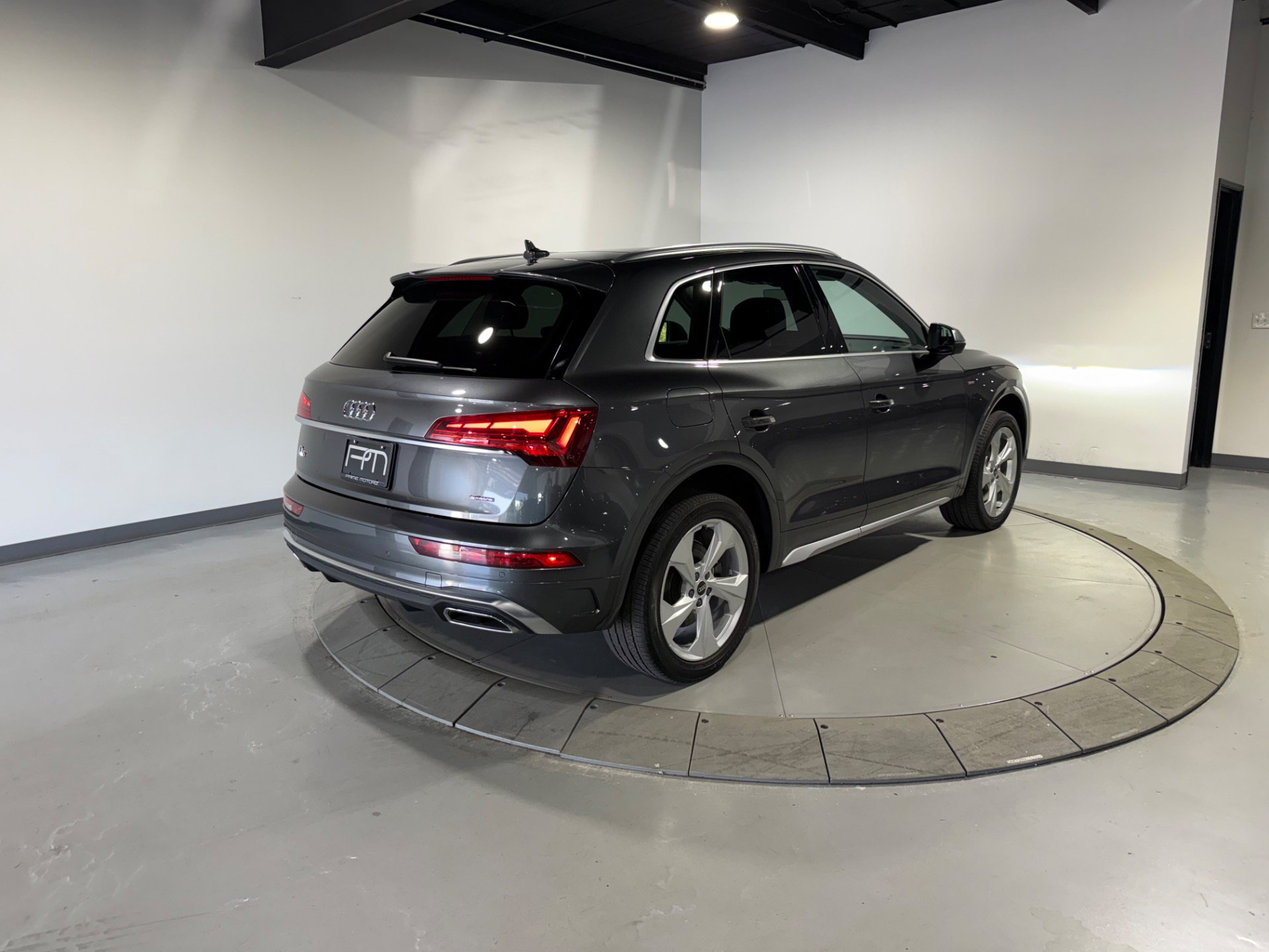Used 2023 Audi Q5 2.0T Premium Plus w/ Premium Plus Package AWD/4WD image 9
