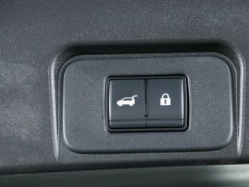 Used 2024 Nissan Rogue SV FWD image 29