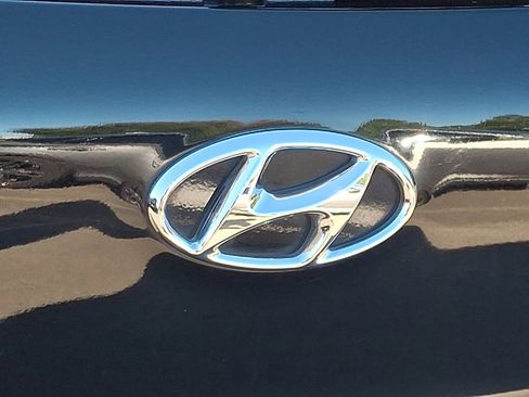 Used 2017 Hyundai Tucson SE image 16