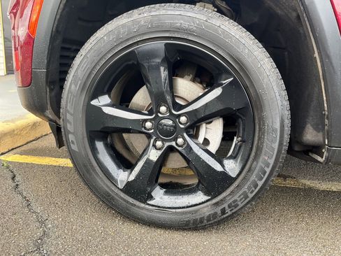 Used 2023 Jeep Grand Cherokee Altitude image 30