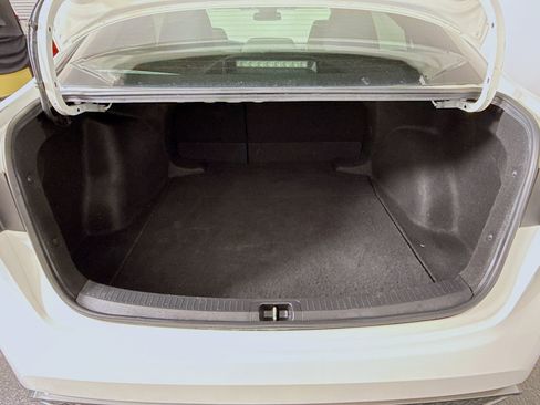 Used 2020 Toyota Corolla SE image 35