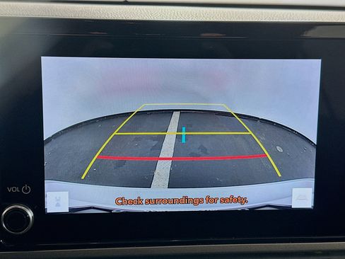 Used 2025 Toyota Camry LE image 23