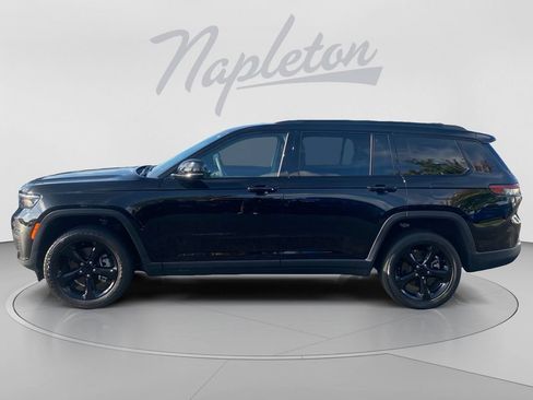 Used 2023 Jeep Grand Cherokee L Laredo RWD image 2