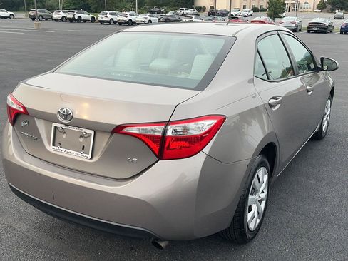 Used 2016 Toyota Corolla LE FWD image 7