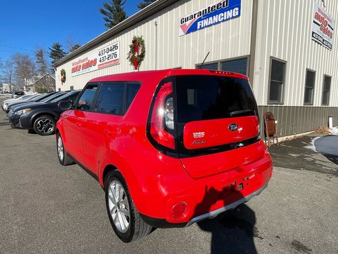 Used 2017 Kia Soul + image 6