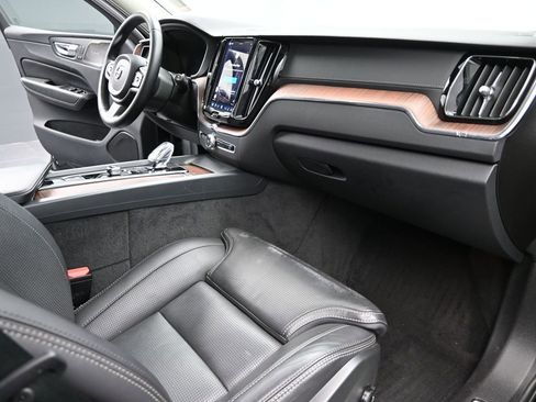 Used 2023 Volvo XC60 T8 Ultimate w/ Climate Package image 22