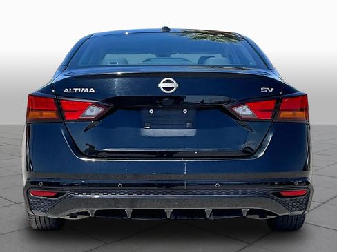 Used 2024 Nissan Altima 2.5 SV FWD image 5
