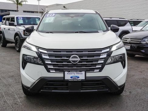 Used 2024 Nissan Rogue S FWD image 2