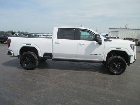 Used 2026 GMC Sierra 2500 AT4 w/ AT4 Premium Plus Package AWD/4WD image 4