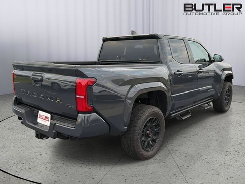 Certified 2025 Toyota Tacoma SR5 AWD/4WD image 6