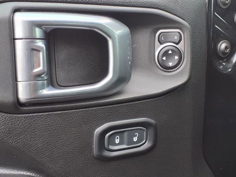 Used 2023 Jeep Wrangler Unlimited Rubicon 4xe image 12