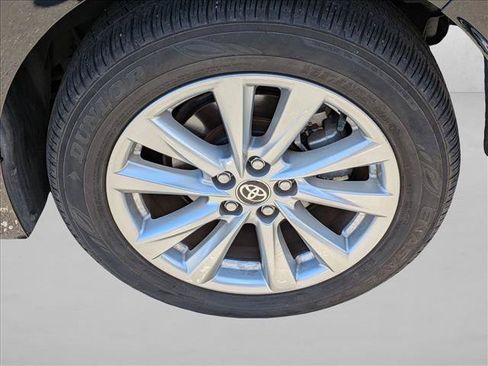 Used 2024 Toyota Corolla LE w/ LE Convenience Package FWD image 17