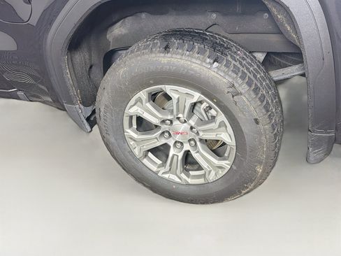 Used 2025 GMC Sierra 1500 SLT AWD/4WD image 11