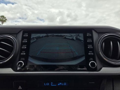 Used 2021 Toyota Tacoma TRD Sport w/ Technology Package AWD/4WD image 10